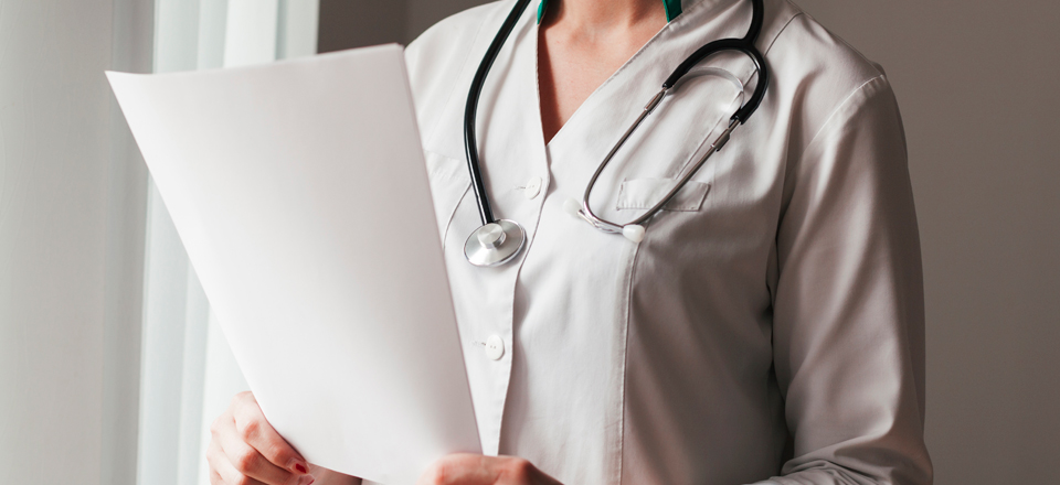 Perito médico privado: ¿Qué es y cuándo deberías contratar sus servicios?