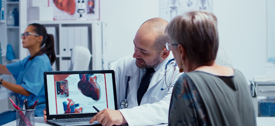 Perito médico cardiólogo: el experto clave en cardiología para informes médicos y procesos legales