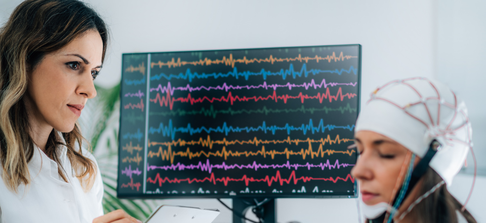 Perito médico neurólogo: guía esencial sobre sus funciones, informes y cómo contratarlo